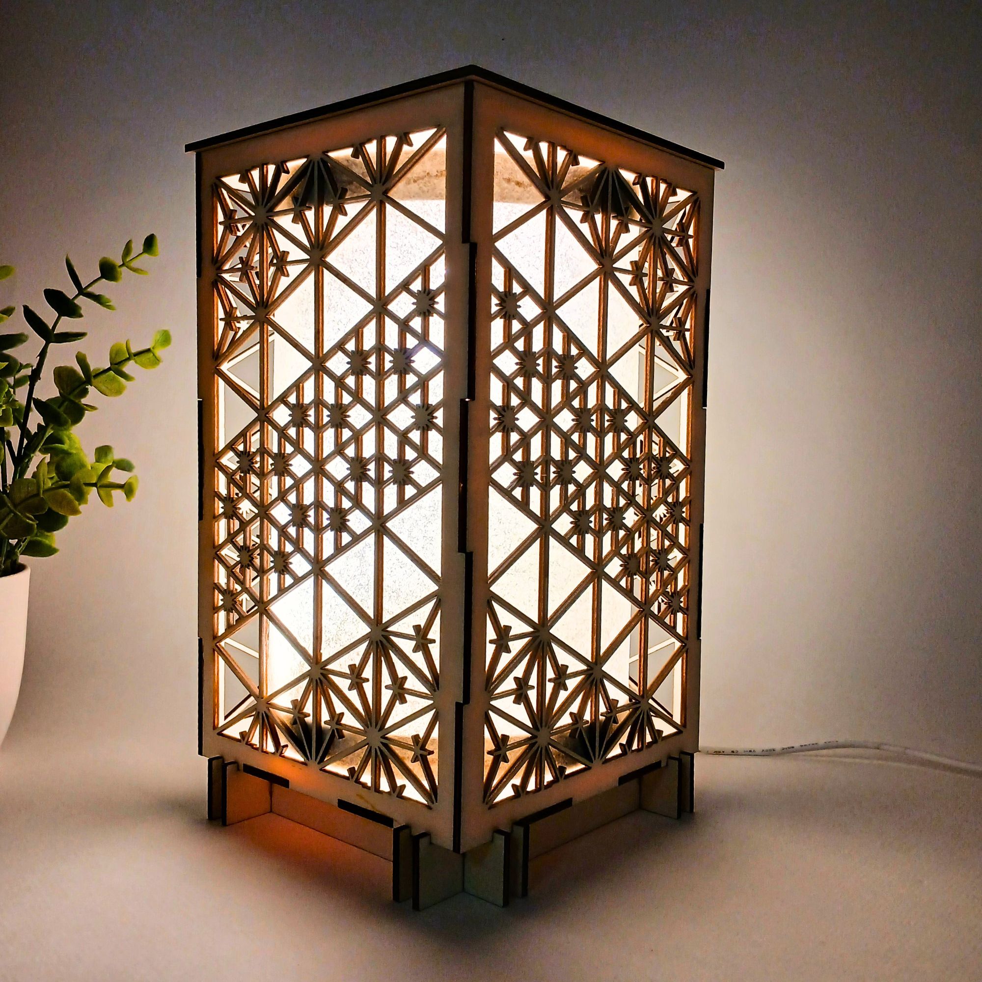 Lampe Kumiko décorative en bois